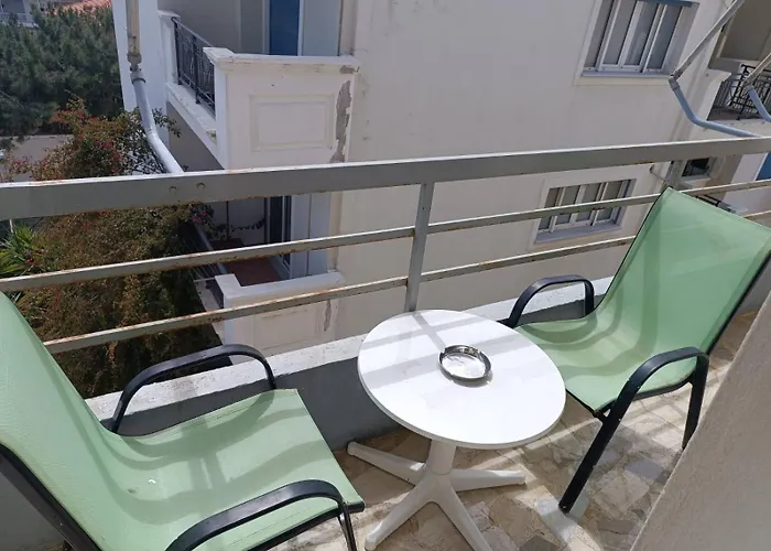 Comfortable Beachfront Loutraki (Corinthia)